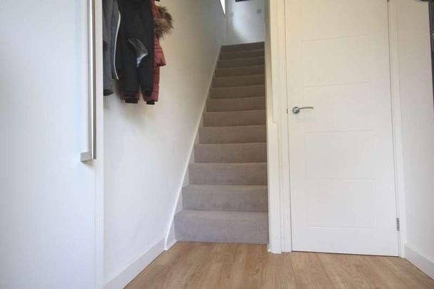 Weedon Road, Aylesbury, HP19 - Photo 1