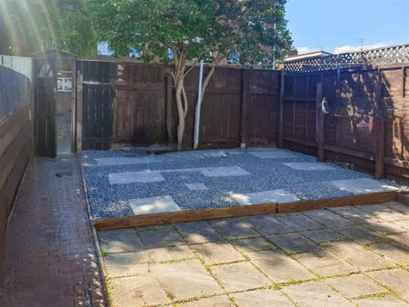 3 bedroom terraced house to rent - Photo 5