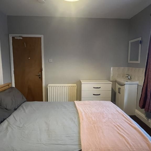 1 bedroom house of multiple occupation to rent - Photo 1