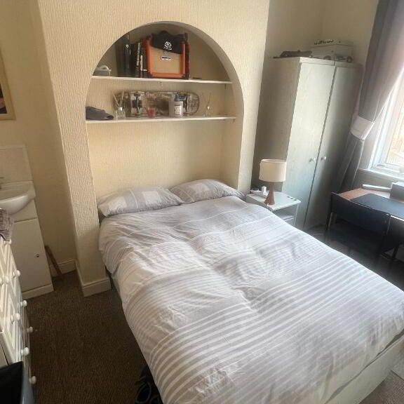 24 Malone Avenue, Room 4, Belfast, BT9 6ER - Photo 1