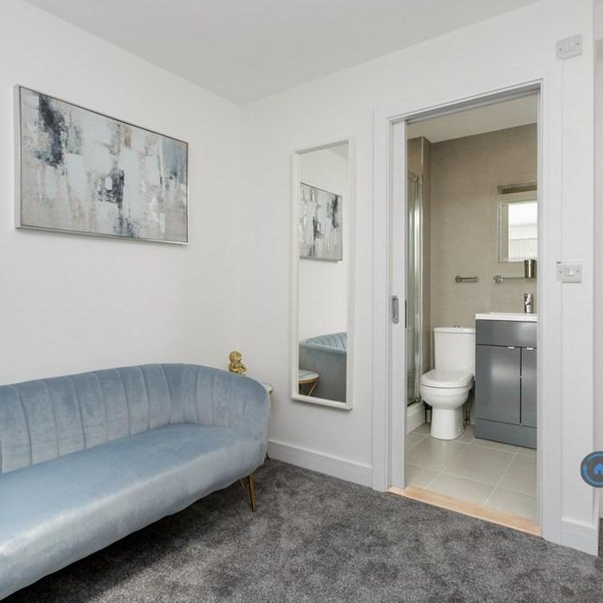 1 bedroom in a house share to rent - Photo 1