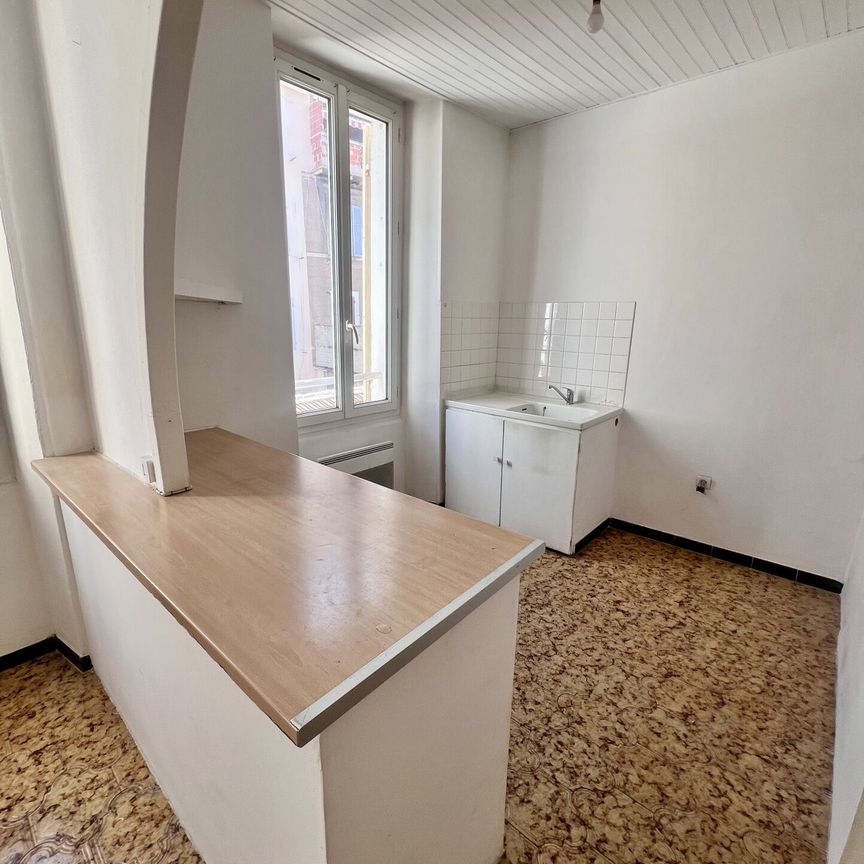 Appartement 2 pièces 34m2 MARSEILLE 3EME 465 euros - Photo 1