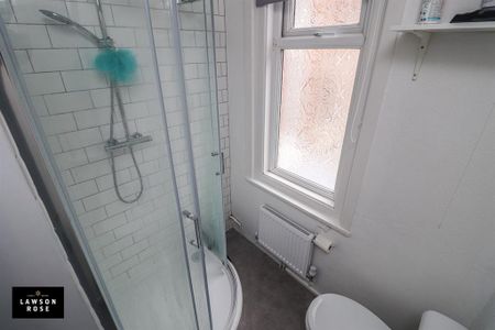 4 bedroom terraced house to rent - Photo 4