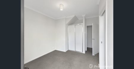 Move-In Ready Modern Townhome in Munno Para - Easy Living Starts Here! - Photo 4