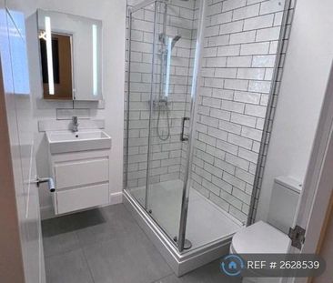 1 bedroom in a house share to rent - Photo 6