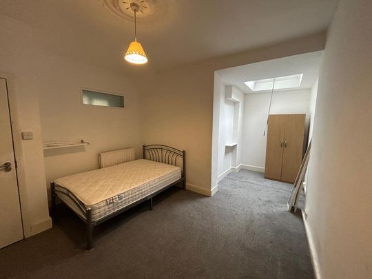 1 bedroom in a house share to rent - Photo 1