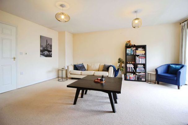 Yersin Court, Swindon, Swindon, SN1 - Photo 1