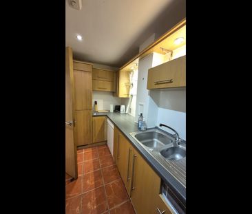 1 Bed Flat, Manor House Drive, CV1 - Photo 6