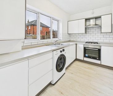 3 bedroom semi-detached house to rent - Photo 5