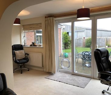 3 bedroom semi-detached house to rent - Photo 2