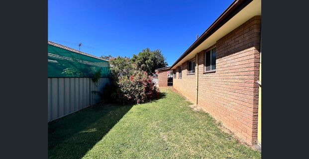 For Lease: Charming 2-Bedroom House in South Tamworth - $350/week - Photo 1