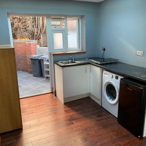 Studio to rent - Photo 2