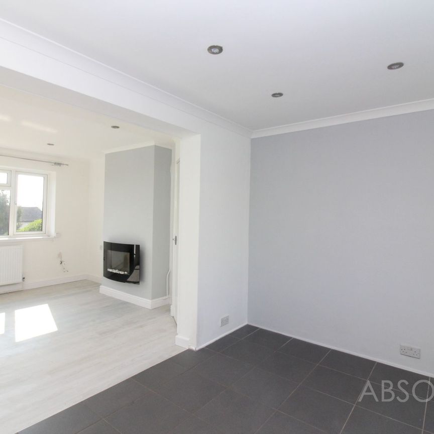 3 bed semi-detached house to rent in Grenville Avenue, Torquay, TQ2 - Photo 1