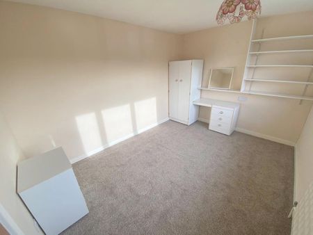 3 bedroom detached house to rent - Photo 3