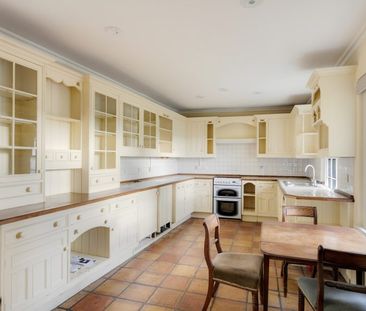 1 Bed Flat - Photo 4