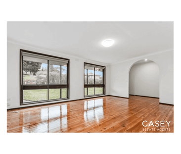 Spacious Family Home in a Prime Location! - Photo 1