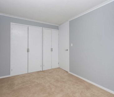 REFURBISHED TOWNHOUSE! - Photo 2