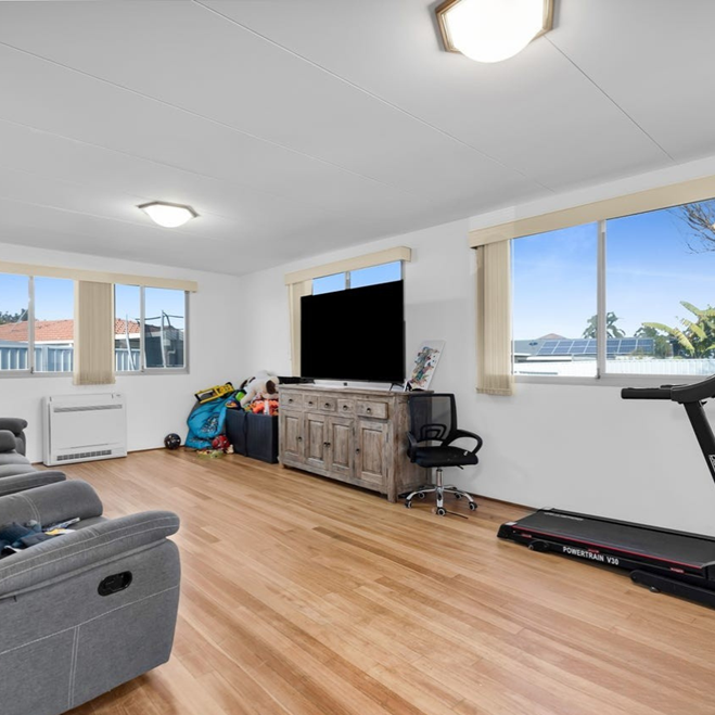 Modern & Convenient Living in the Heart of St Andrews - Photo 1