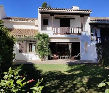 Alquiler de chalet adosado en Puerto de Sotogrande-La Marina - Photo 1