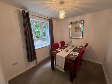 3 bedroom detached house to rent - Photo 2