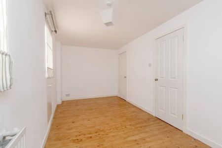 Newhaven Main Street, Newhaven, Edinburgh - Photo 2