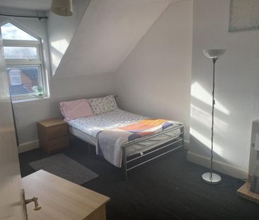 7 bedroom terraced house to rent - Photo 4