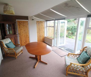 2 bedroom detached bungalow to rent - Photo 3