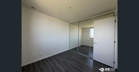 CONVENIENT LIVING IN THE HEART OF SUNSHINE - Photo 5