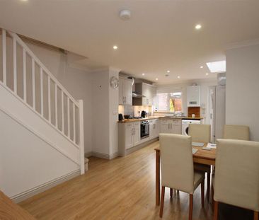 2 bedroom terraced house to rent - Photo 3