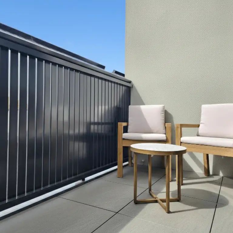 “Ultra Modern, Immaculately Maintained Townhouse” - Photo 1