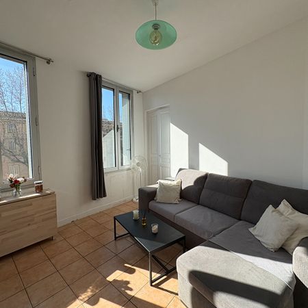 Location Appartement 1 pièce 32m² AIX EN PROVENCE 90ème - Photo 4