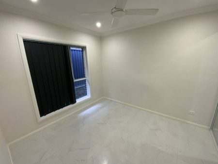 2 Bedroom Nearly-New Granny Flat with 6.6 KW Solar system - Photo 3