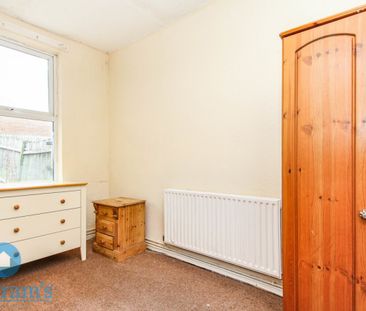 1 bed Ground Floor Flat for Rent - Photo 4