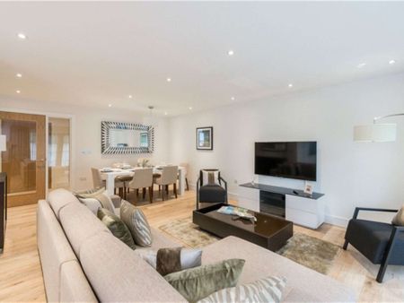 Ground floor two bedroom, two bathroom flat with a private terrace leading to communal gardens - Photo 2