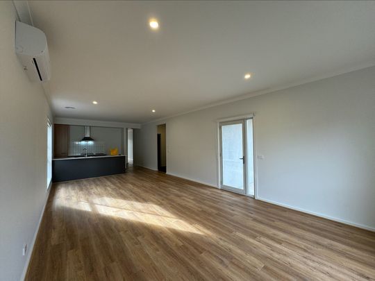 Spacious Living with Modern Comforts - Photo 1