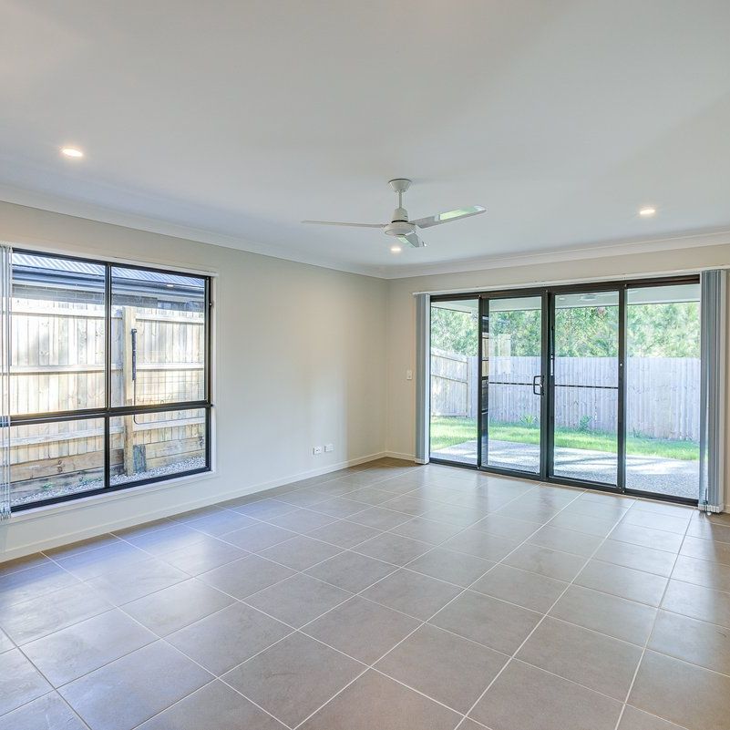 Perfect Brand-New Family Home! - Photo 1