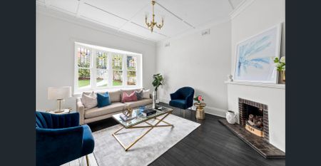 Open: Sat 6th Dec 3:25pm - 3:40pm & Wed 10th Dec 3pm - 3:15pm - Photo 2