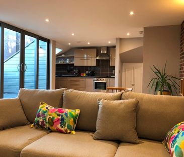 1 Bed Maisonette, The Refinery, BS2 - Photo 2