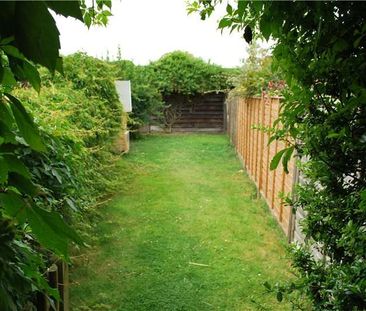 Delightful period terrace cottage within the renowned Childwickbury... - Photo 5