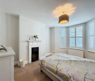 4 bedroom end of terrace house to rent - Photo 6