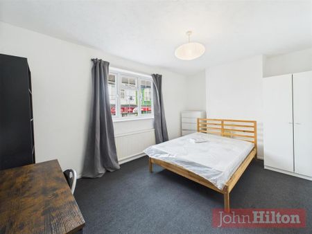 5 bedroom terraced house to rent - Photo 5