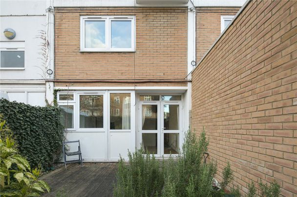 Upcott House, E3 - Photo 1