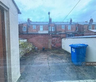 3 bedroom terraced house to rent - Photo 4