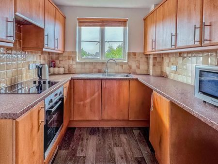 2 bedroom flat to rent - Photo 4