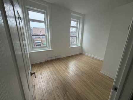 For Lease - 8 Simcoe Street Unit# 205, Oshawa, Ontario - Photo 4