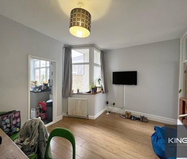 4 bedroom terraced house to rent - Photo 2