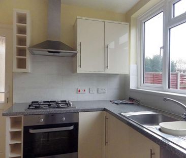 3 bedroom semi-detached house to rent - Photo 5