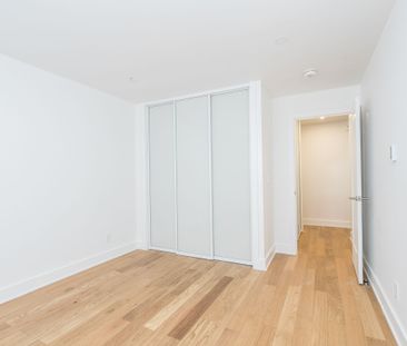 365 Eglinton Avenue East - Photo 6