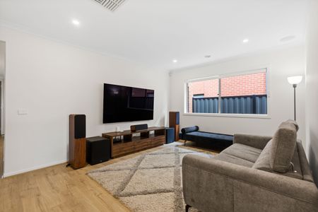 Amazing Family Home - Photo 2