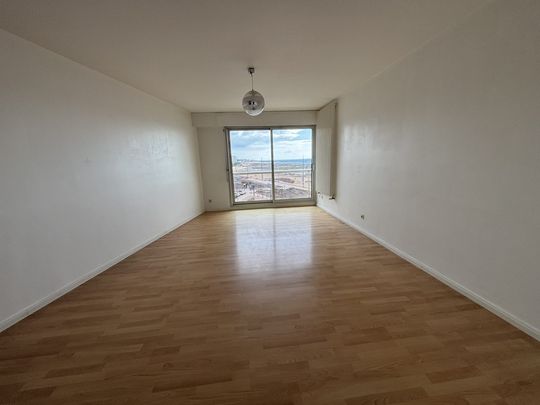 Location Appartement 3 pièces 59m² LES SABLES D OLONNE 85100 - Photo 1